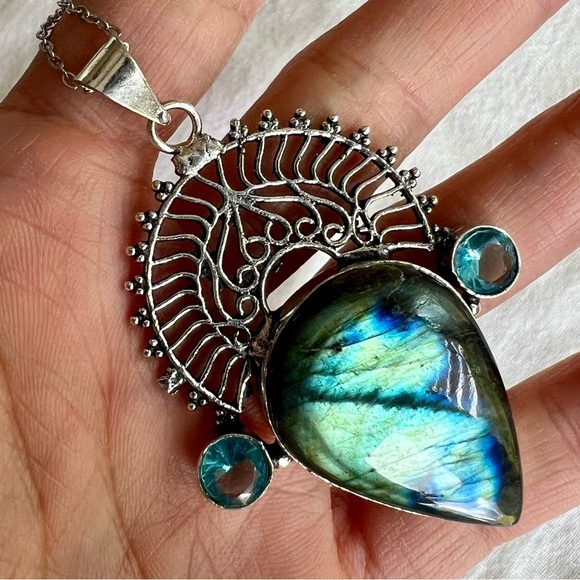 Jewelry - 925 Brilliant Flash Labradorite + Topaz Necklace Pendant